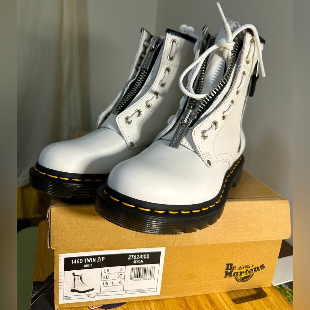 BRAND NEW Dr. Martens 1460 Twin Zip Womens Size 6 Sendal Leather Boots MSRP $180